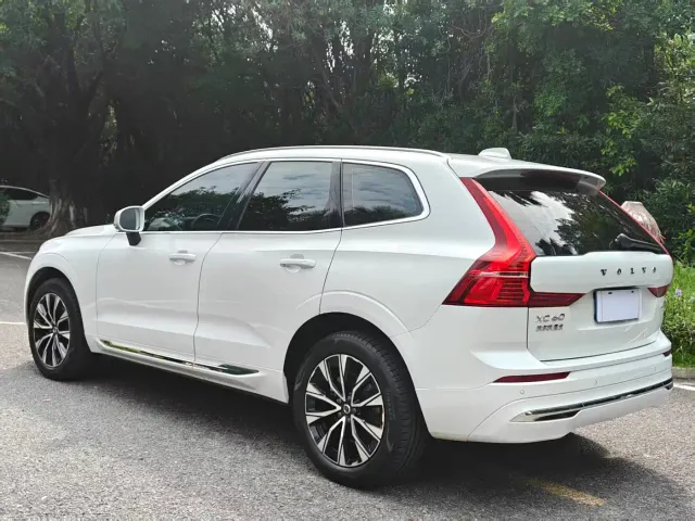 Volvo XC60 — Фото автомобиля 7