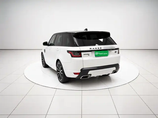 Land Rover Range Rover Sport 2022 3.0 L6 Gloss Black Edition — Фото автомобиля 4