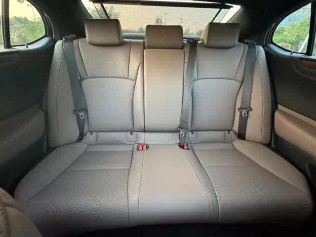 Lexus ES — Фото автомобиля 18