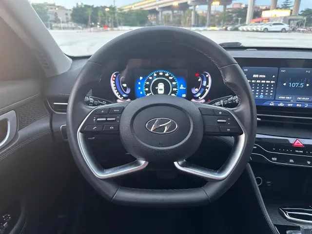 Hyundai Mistra — Фото автомобиля 11