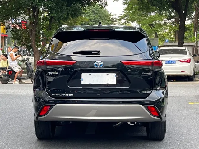 Toyota Highlander — Фото автомобиля 5