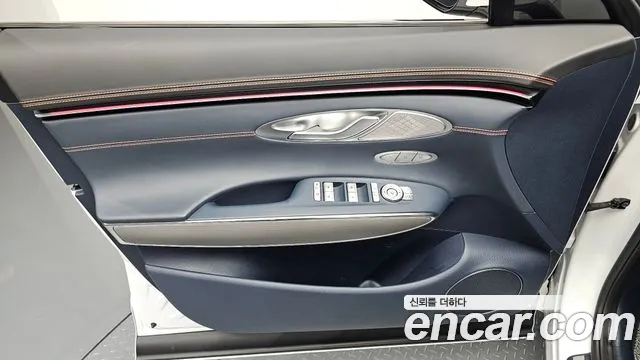 Genesis GV70 — Фото автомобиля 13
