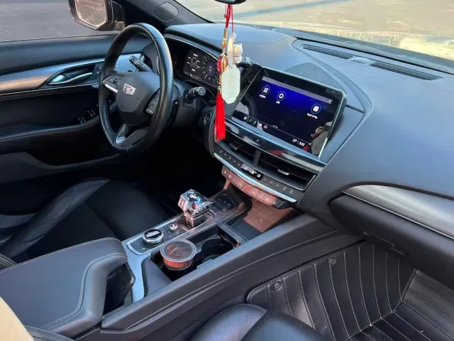 Cadillac CT5 — Фото автомобиля 11
