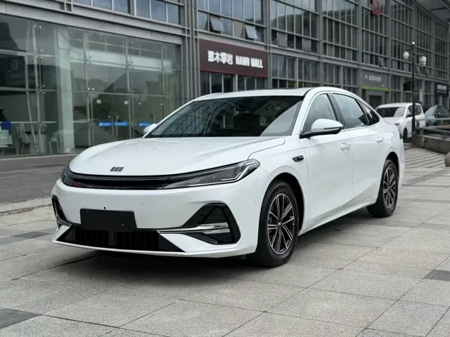 Фотография автомобиля — Geely Galaxy A7
