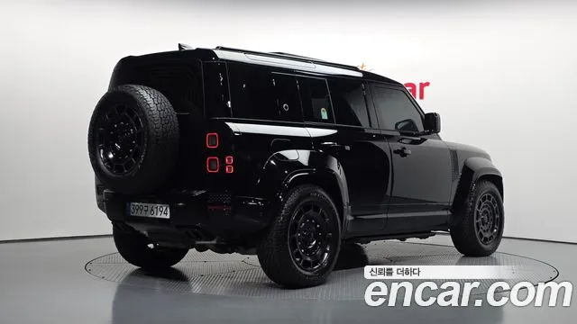Land Rover Defender — Фото автомобиля 2