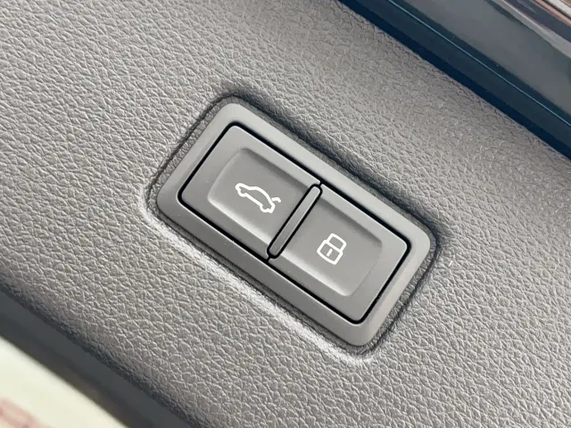 Audi Q7 — Фото автомобиля 30