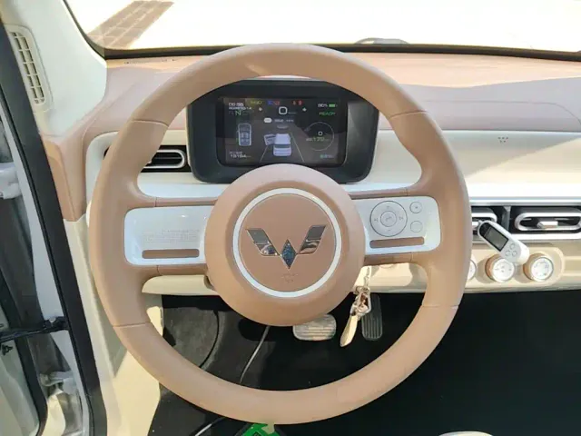 Wuling Hongguang Mini EV — Фото автомобиля 10