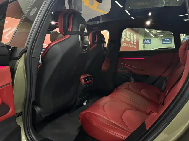 Xiaomi SU7 — Фото автомобиля 19