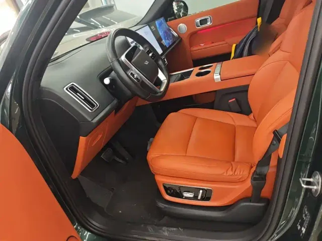 Li Auto L9 — Фото автомобиля 14