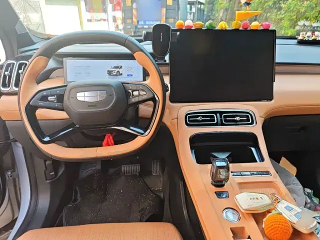 Geely Boyue L — Фото автомобиля 5