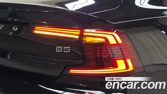 Volvo S90 — Фото автомобиля 8
