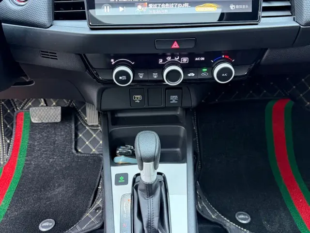 Honda Fit — Фото автомобиля 12