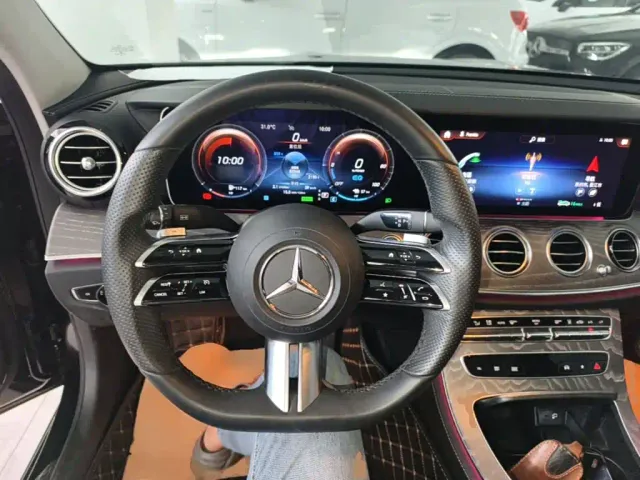 Mercedes-Benz E-Class — Фото автомобиля 10