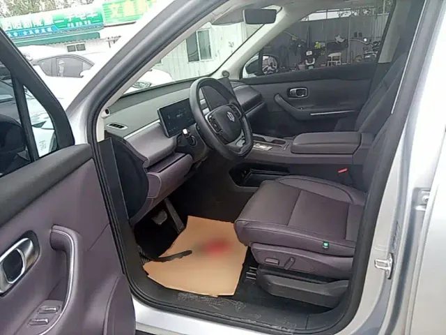 Leapmotor C16 — Фото автомобиля 15