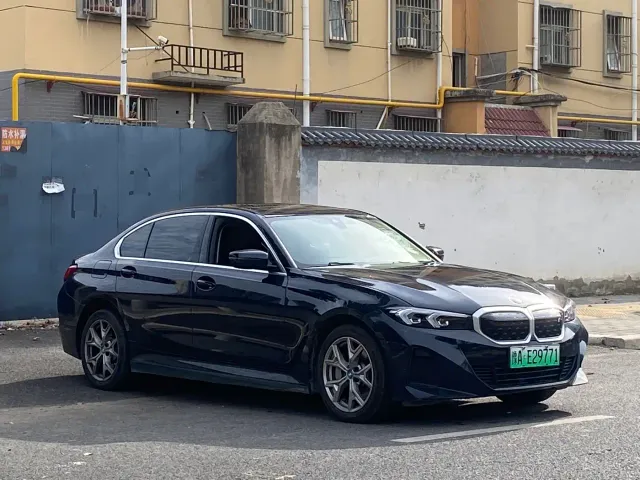 BMW i3 — Фото автомобиля 3