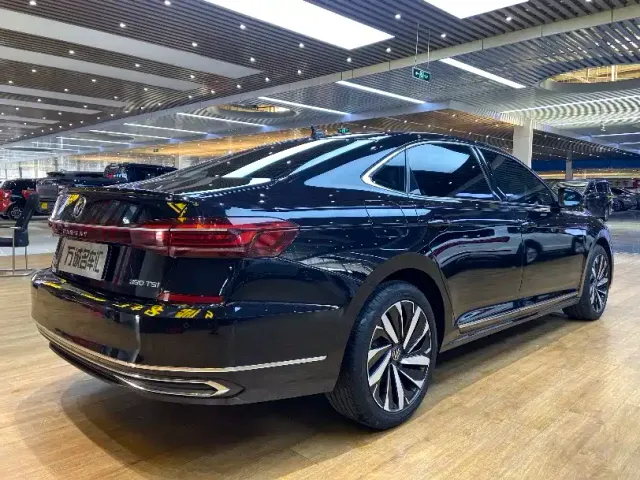 Volkswagen Passat — Фото автомобиля 19