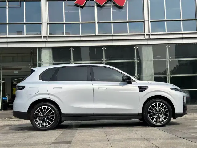 Leapmotor B10 — Фото автомобиля 15