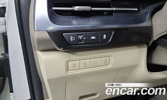 Kia Carnival Generation 4 — Фото автомобиля 28