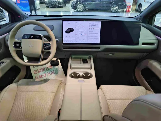 Li Auto i6 — Фото автомобиля 6