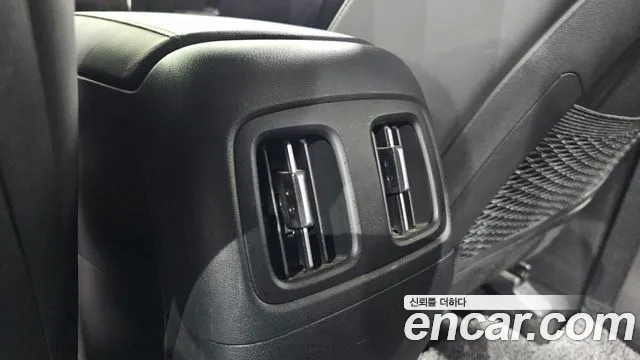 Hyundai Tucson Tucson (NX4) Дизель 2.0 2WD — Фото автомобиля 29