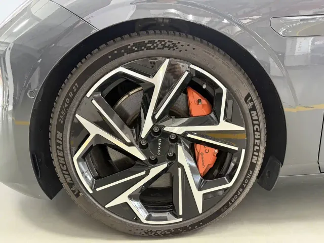 Lynk & Co Z10 — Фото автомобиля 16