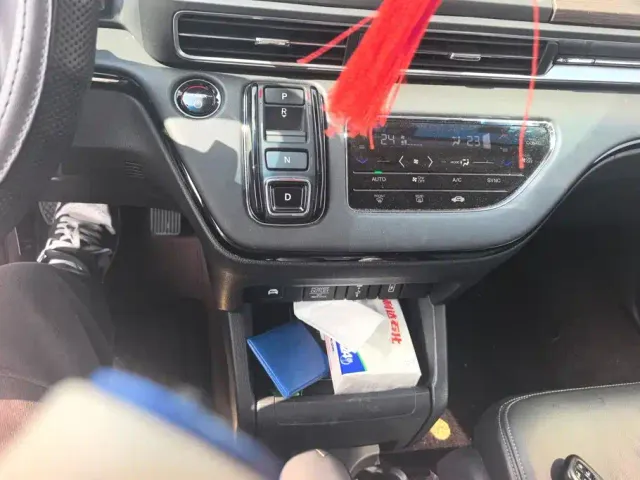 Honda Odyssey — Фото автомобиля 16