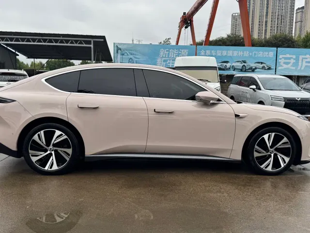 Nio ET5 — Фото автомобиля 8