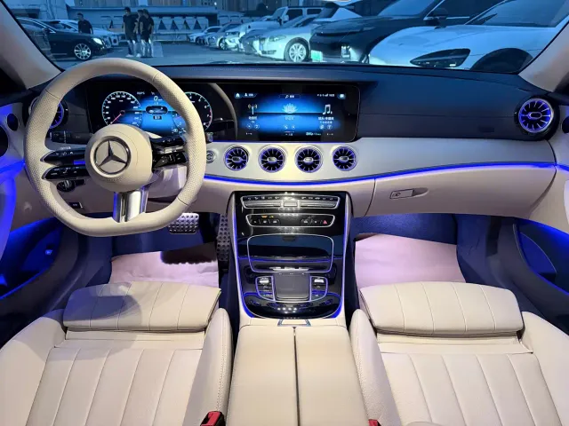 Mercedes-Benz E-Class — Фото автомобиля 15