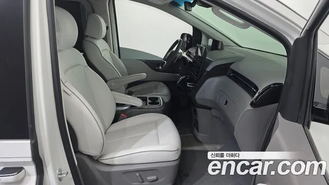 Hyundai Staria Staria 4WD Lounge 9 мест — Фото автомобиля 11