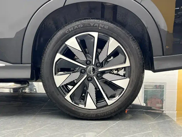 BYD Song PLUS — Фото автомобиля 25