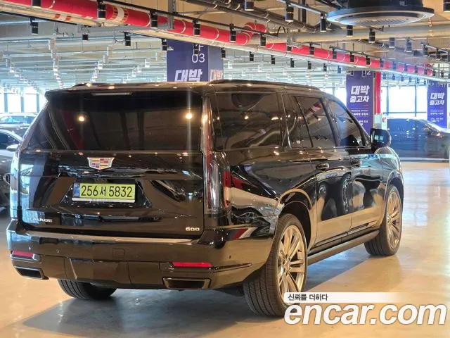 Cadillac Escalade — Фото автомобиля 2