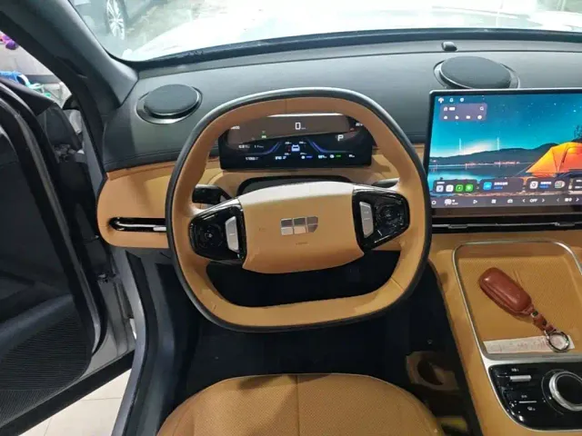 Geely Galaxy Starship 7 EM-i — Фото автомобиля 10