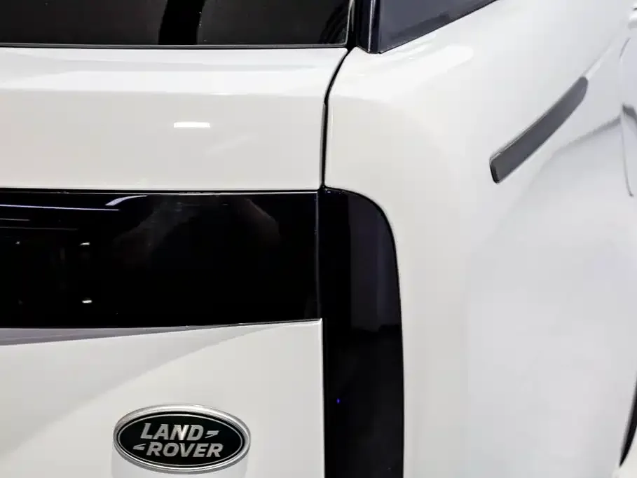 Land Rover Range Rover 2023 3.0 L6 400PS Golden Age 7-Seater Long Wheelbase — Фото автомобиля 26