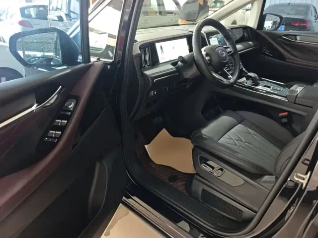 GAC Trumpchi M8 — Фото автомобиля 15