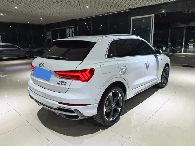 Audi Q3 — Фото автомобиля 4