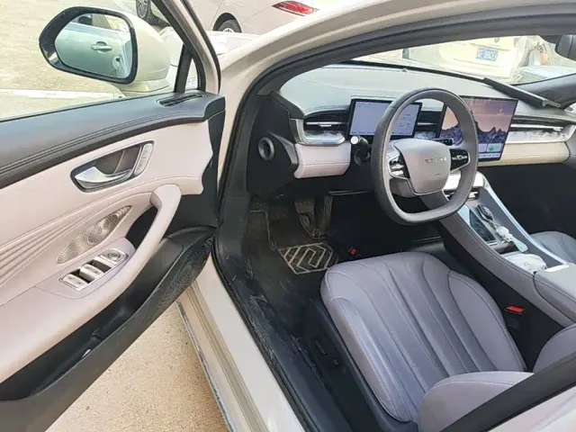 Roewe M7 DMH — Фото автомобиля 15