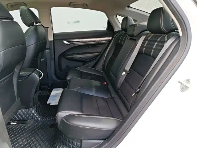 Geely Binrui — Фото автомобиля 16