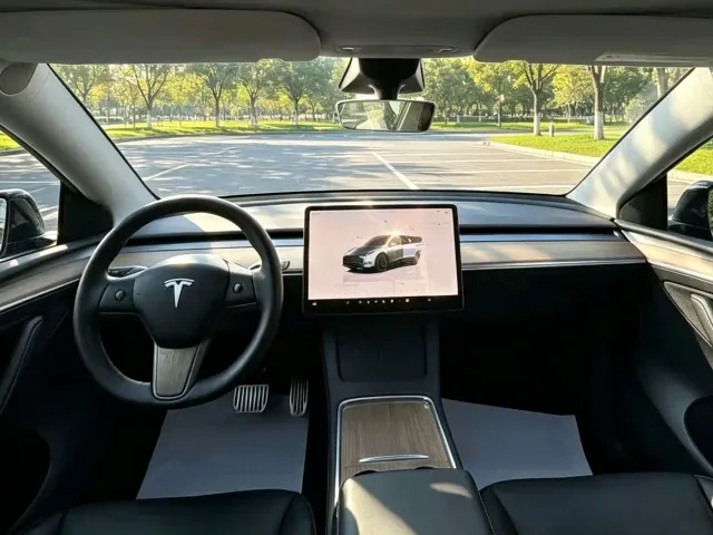 Tesla Model Y 2022 Rear-Wheel Drive Version — Фото автомобиля 7