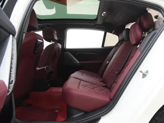 BMW 5 Series — Фото автомобиля 13