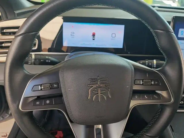 BYD Qin L — Фото автомобиля 10