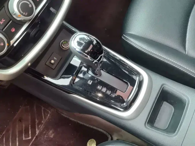 Nissan Tiida — Фото автомобиля 13
