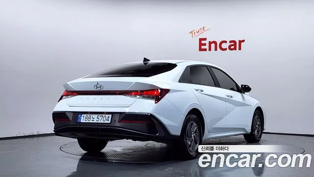 Hyundai Avante CN7 — Фото автомобиля 2