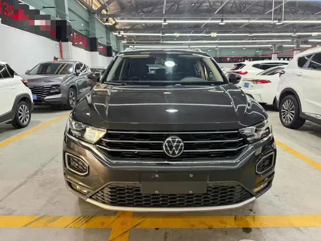 Volkswagen T-Roc — Фото автомобиля 2