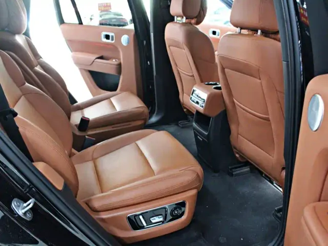 Li Auto L8 — Фото автомобиля 11