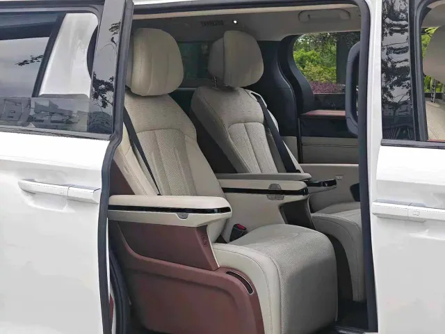 BYD Xia — Фото автомобиля 8
