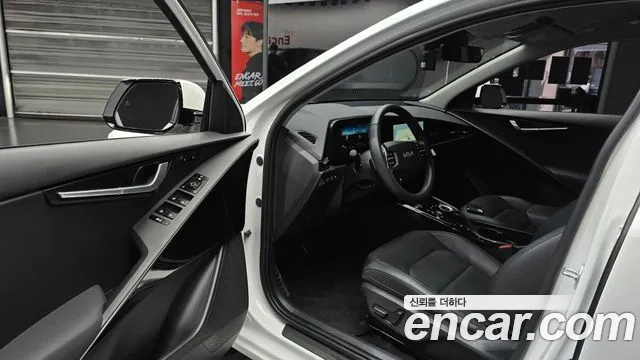 Kia Niro — Фото автомобиля 10