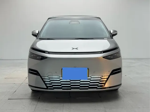 Фотография автомобиля — Xpeng X9