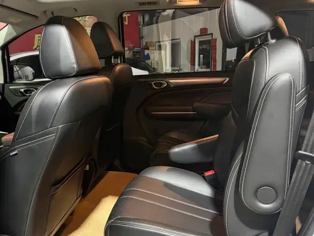 GAC Trumpchi M6 — Фото автомобиля 9