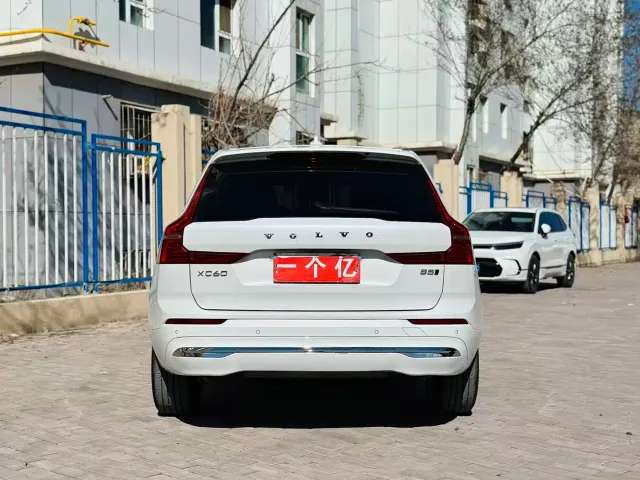 Volvo XC60 — Фото автомобиля 7