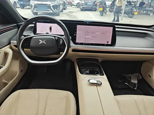 Xpeng P7 — Фото автомобиля 9